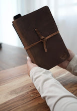 Load image into Gallery viewer, BIBLIA EL CAMINO “EDICION PAREJA”